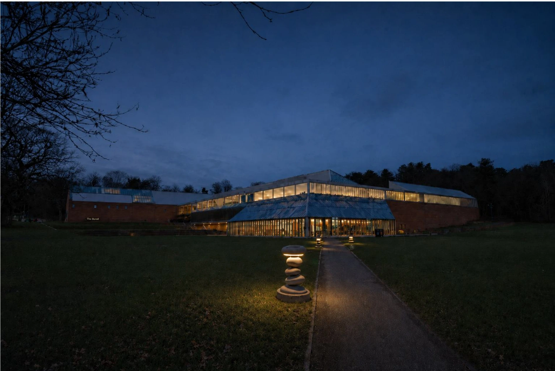 Follow the Cairns: wayfinding concept visualisation at dusk
